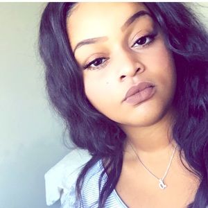 Meet your Posher, Shea